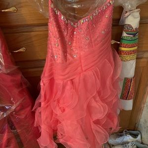 Formal prom dress, fits a side 14-16 so around XL